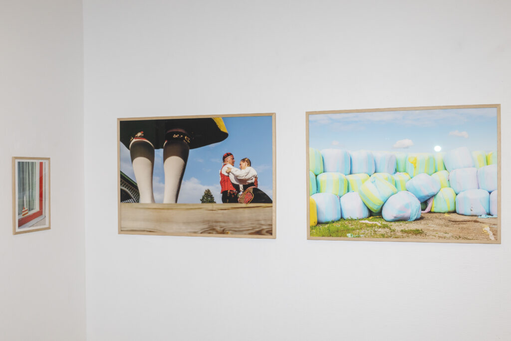Fotografiska verk ur Gustav Grälls utställning Sverige på Härnösands Konsthall